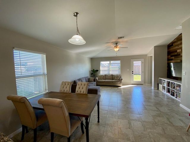 149 Red Sun DR, Kyle, TX 78640