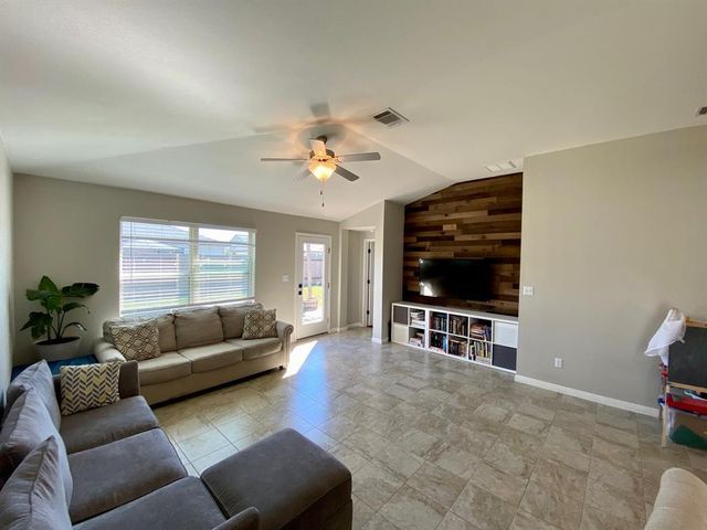 149 Red Sun DR, Kyle, TX 78640