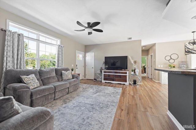 7021 W Alfred Lane, Ellettsville, IN 47429