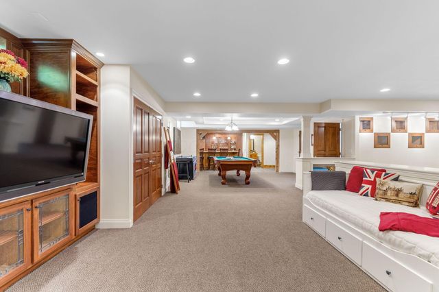2974 Creekwood Estates Drive, Blacklick, OH 43004