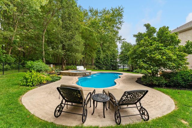 2974 Creekwood Estates Drive, Blacklick, OH 43004