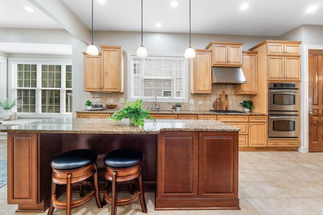2974 Creekwood Estates Drive, Blacklick, OH 43004