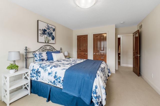 2974 Creekwood Estates Drive, Blacklick, OH 43004