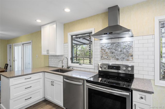 31 Marwood Place, Stony Brook, NY 11790