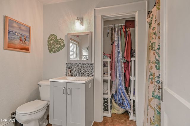 2205 Pendragon Road, Kingsport, TN 37660