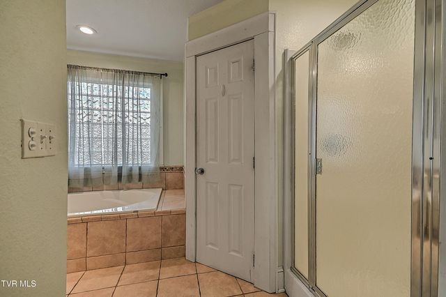 2205 Pendragon Road, Kingsport, TN 37660