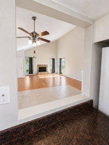7854 Green Lawn Drive 7854, Houston, TX 77088