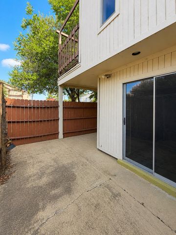 7854 Green Lawn Drive 7854, Houston, TX 77088