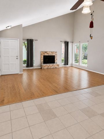 7854 Green Lawn Drive 7854, Houston, TX 77088