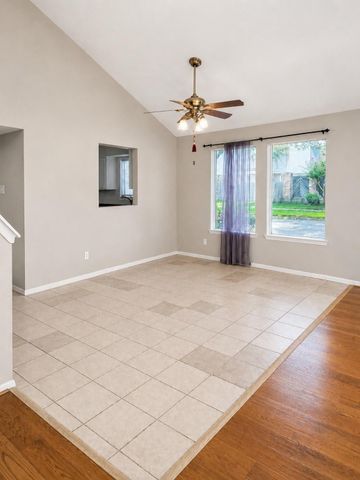 7854 Green Lawn Drive 7854, Houston, TX 77088