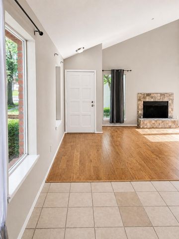 7854 Green Lawn Drive 7854, Houston, TX 77088