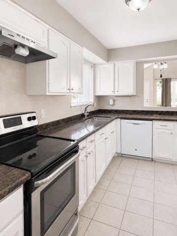 7854 Green Lawn Drive 7854, Houston, TX 77088