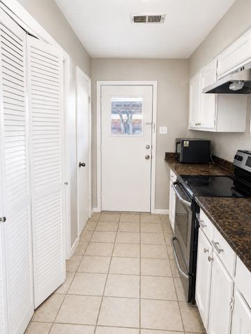 7854 Green Lawn Drive 7854, Houston, TX 77088
