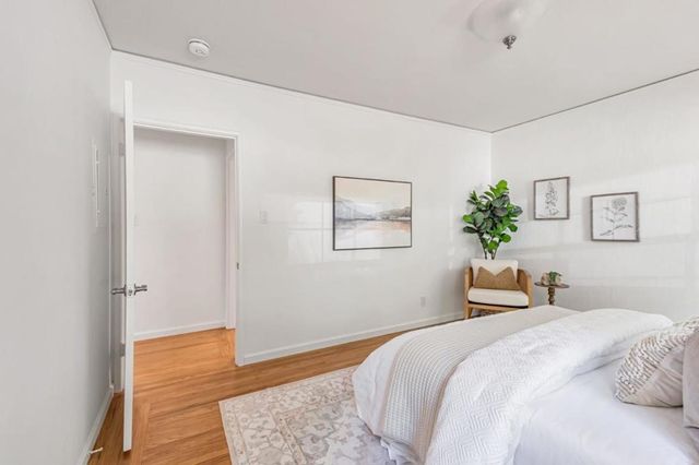 25 Overlake Court, Oakland, CA 94611