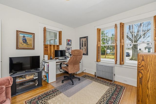 12 Woodlawn Ave, Chelmsford, MA 01824