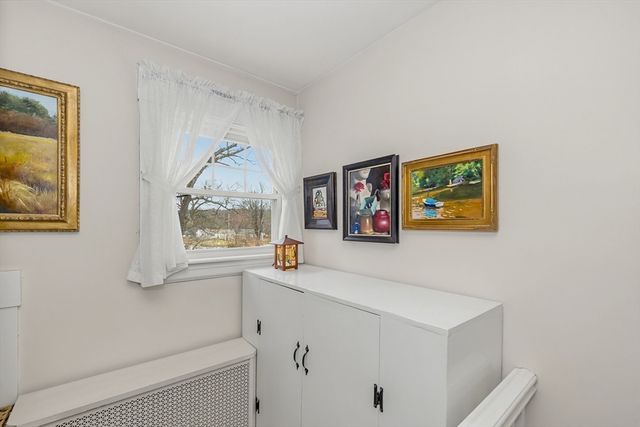 12 Woodlawn Ave, Chelmsford, MA 01824