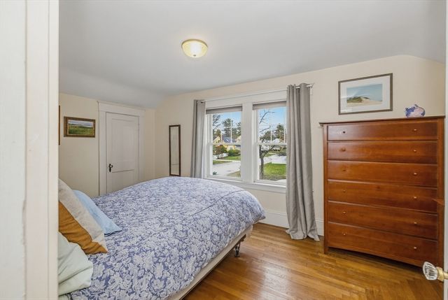 12 Woodlawn Ave, Chelmsford, MA 01824