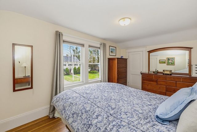 12 Woodlawn Ave, Chelmsford, MA 01824