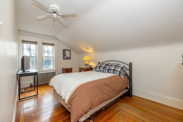 12 Woodlawn Ave, Chelmsford, MA 01824