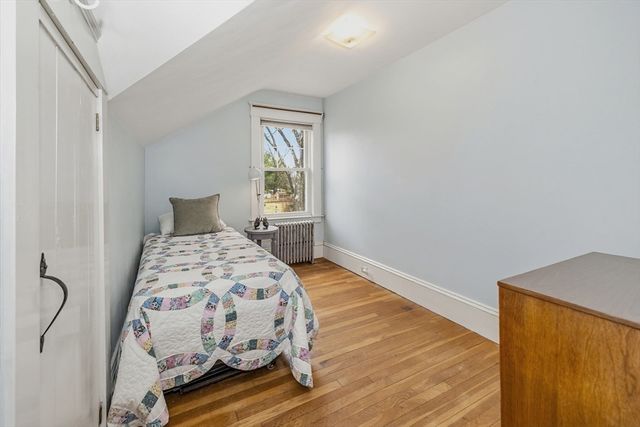 12 Woodlawn Ave, Chelmsford, MA 01824