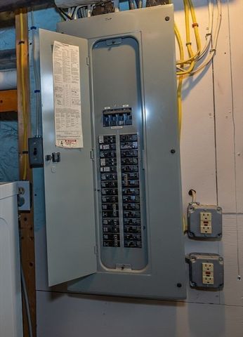 12 Woodlawn Ave, Chelmsford, MA 01824