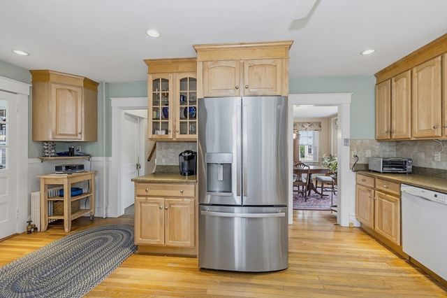 12 Woodlawn Ave, Chelmsford, MA 01824