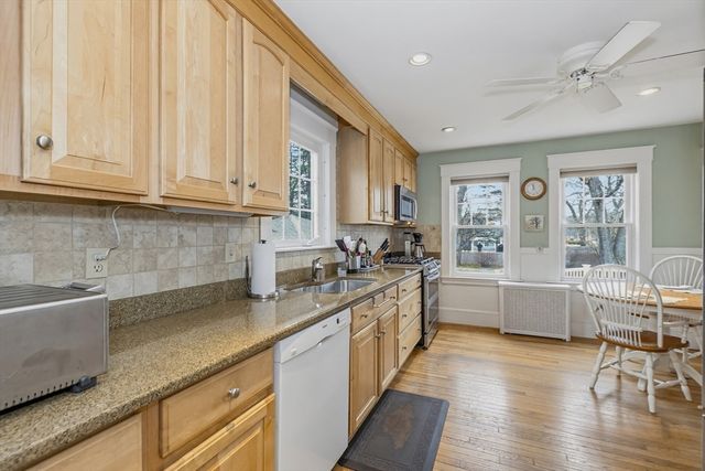 12 Woodlawn Ave, Chelmsford, MA 01824