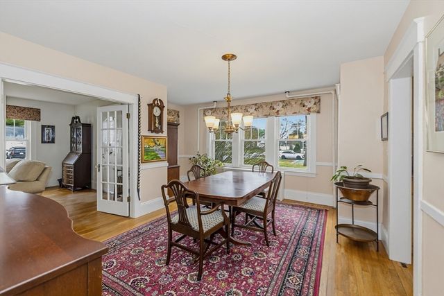 12 Woodlawn Ave, Chelmsford, MA 01824