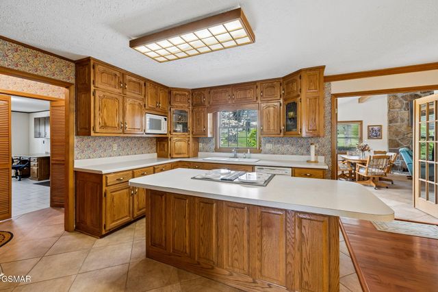 3114 Wearwood Drive, Sevierville, TN 37862