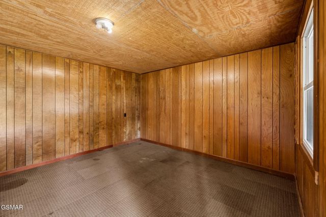 3114 Wearwood Drive, Sevierville, TN 37862