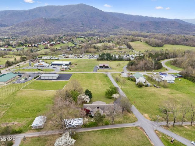 3114 Wearwood Drive, Sevierville, TN 37862