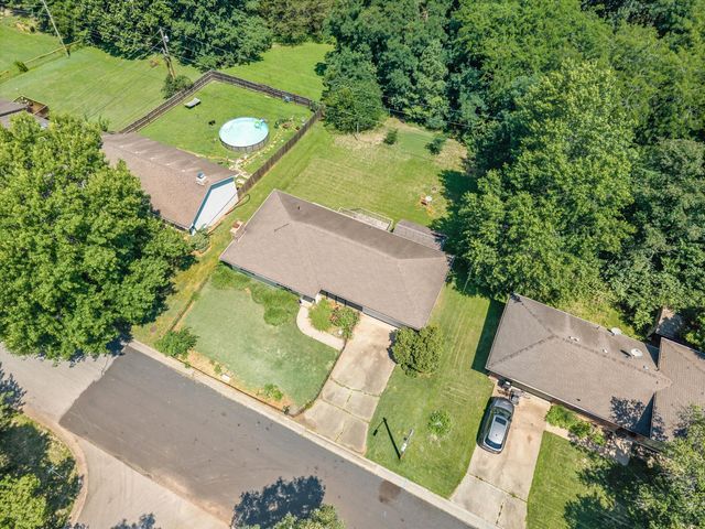 2709 PINE DR, Columbia, MO 65202