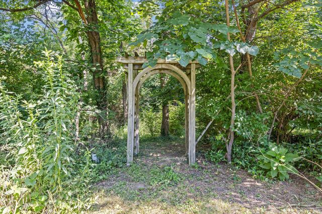 2709 PINE DR, Columbia, MO 65202