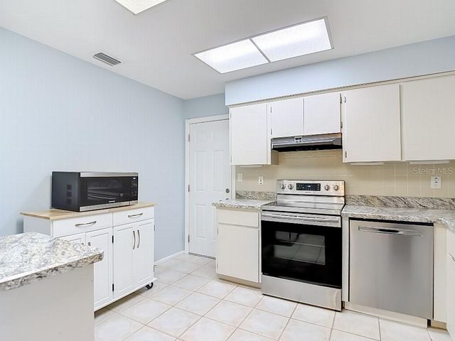 8811 MARTINIQUE LANE, Port Richey, FL 34668