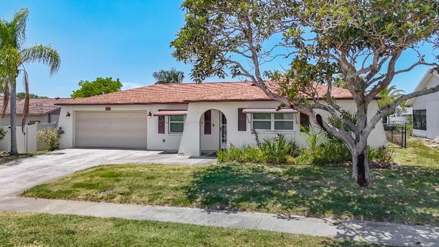 8811 MARTINIQUE LANE, Port Richey, FL 34668