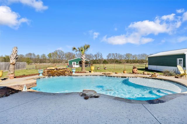 175 County Road 2748, Caddo Mills, TX 75135