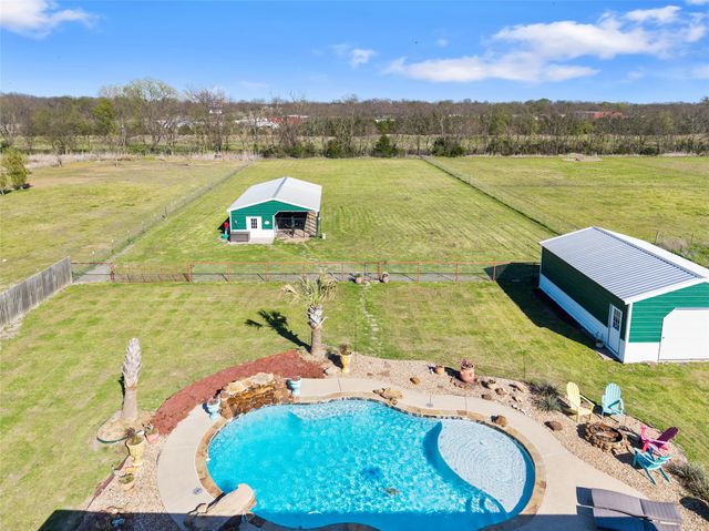 175 County Road 2748, Caddo Mills, TX 75135