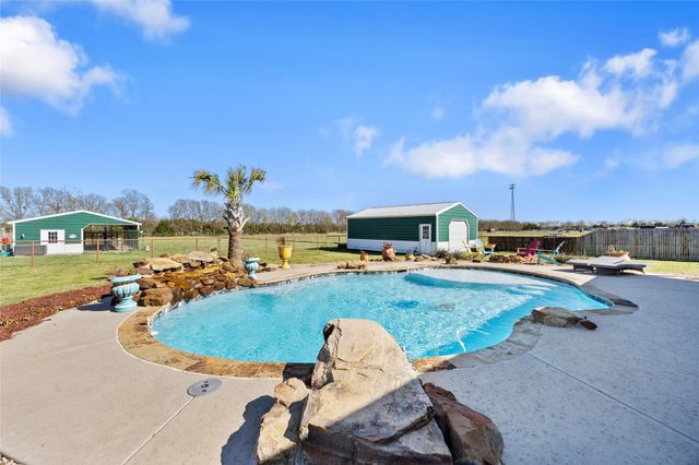 175 County Road 2748, Caddo Mills, TX 75135