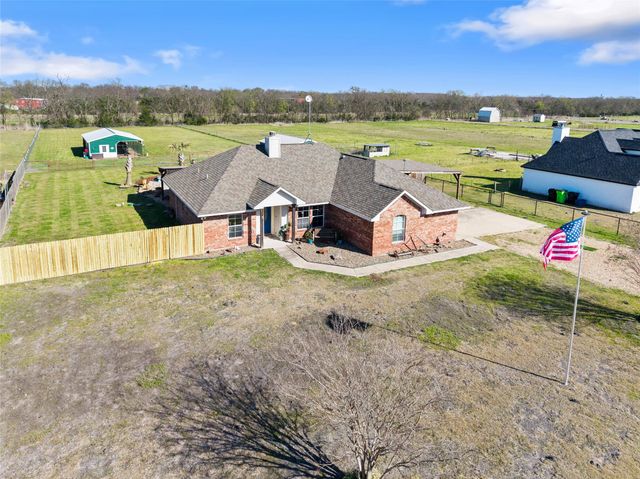 175 County Road 2748, Caddo Mills, TX 75135