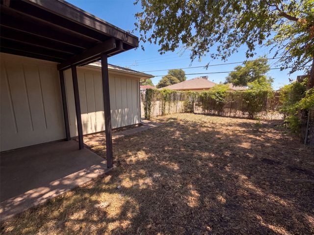 4824 Berridge Lane, Dallas, TX 75227
