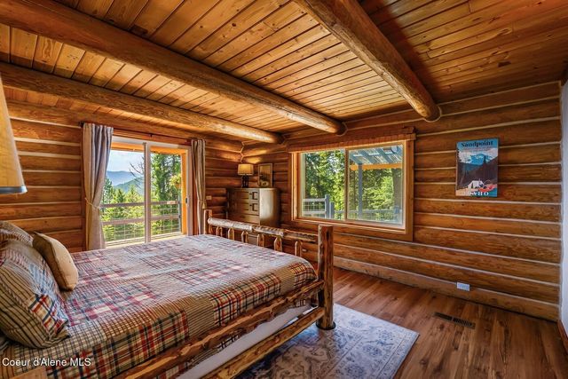 185 Larchwood Dr, Sagle, ID 83860