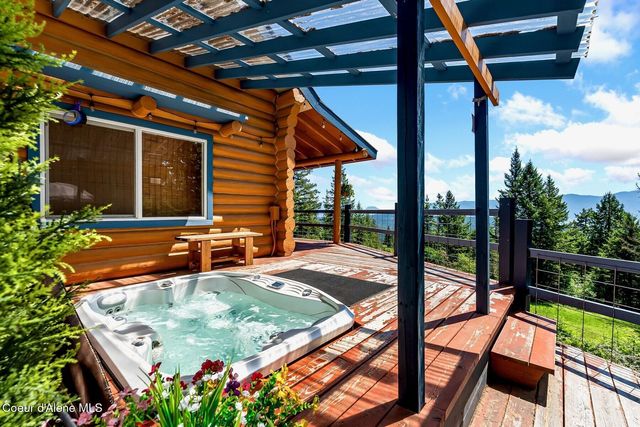 185 Larchwood Dr, Sagle, ID 83860