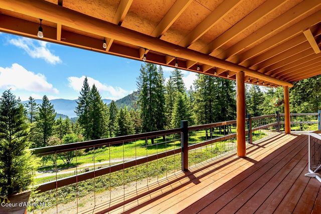 185 Larchwood Dr, Sagle, ID 83860