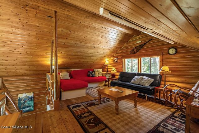 185 Larchwood Dr, Sagle, ID 83860