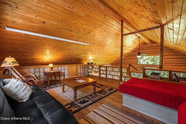 185 Larchwood Dr, Sagle, ID 83860