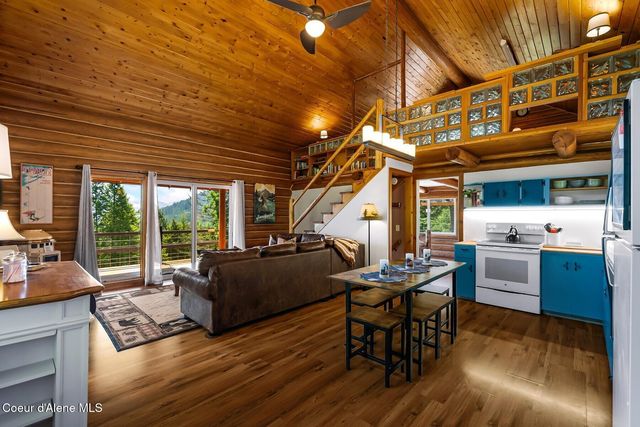 185 Larchwood Dr, Sagle, ID 83860