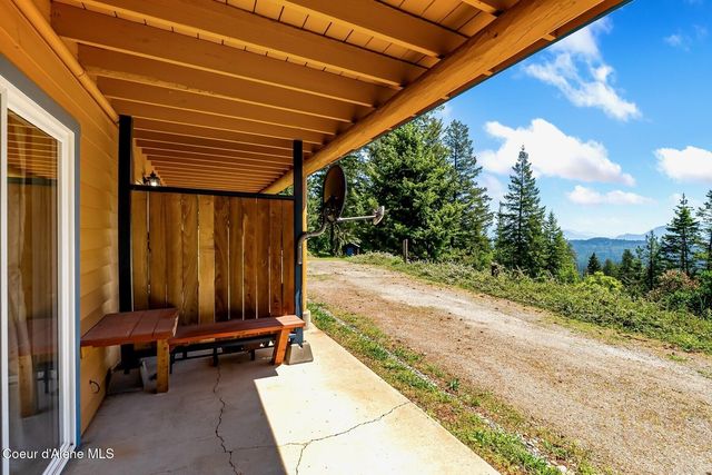 185 Larchwood Dr, Sagle, ID 83860