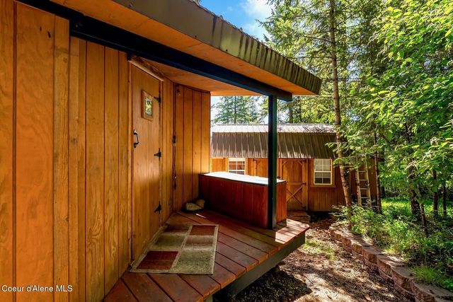 185 Larchwood Dr, Sagle, ID 83860