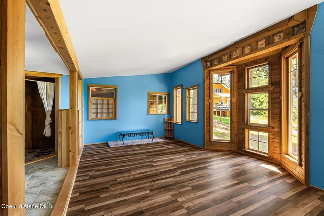 185 Larchwood Dr, Sagle, ID 83860