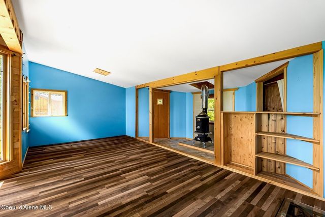 185 Larchwood Dr, Sagle, ID 83860
